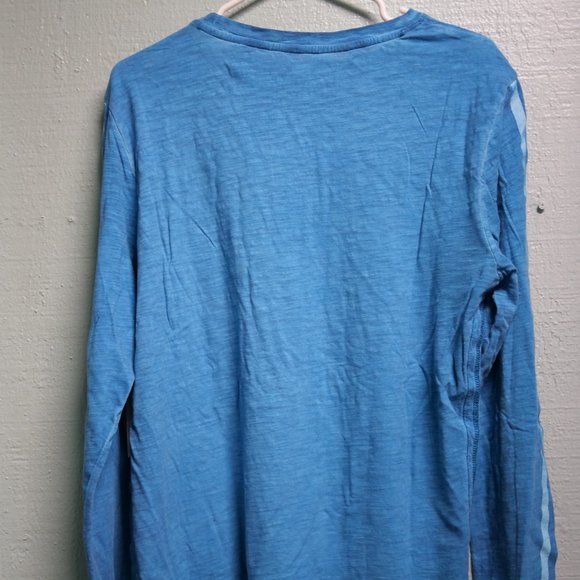Long sleeve turqoise shirt.New with tags - Picture 2 of 2